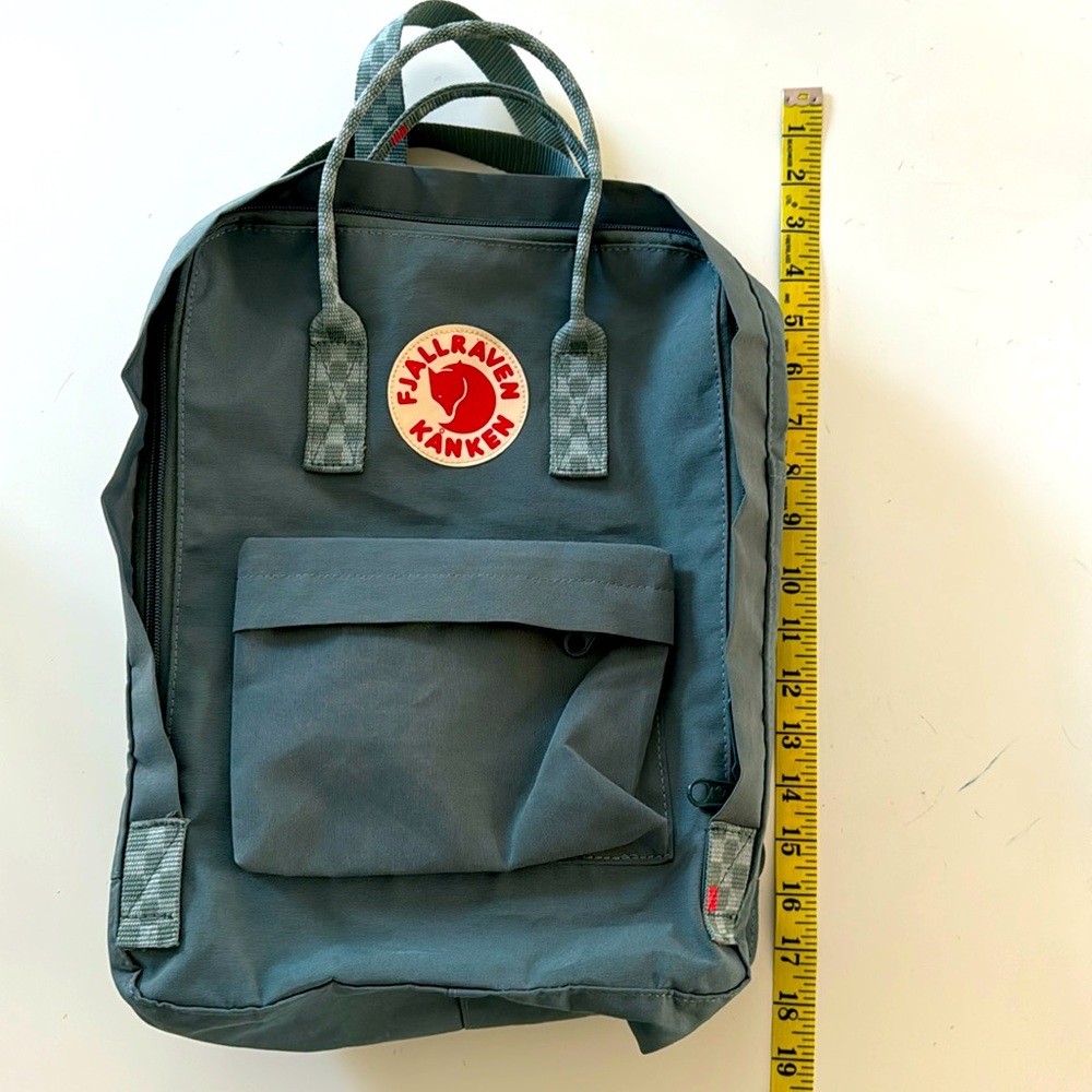 NWOT Fjallraven Kanken laptop bag